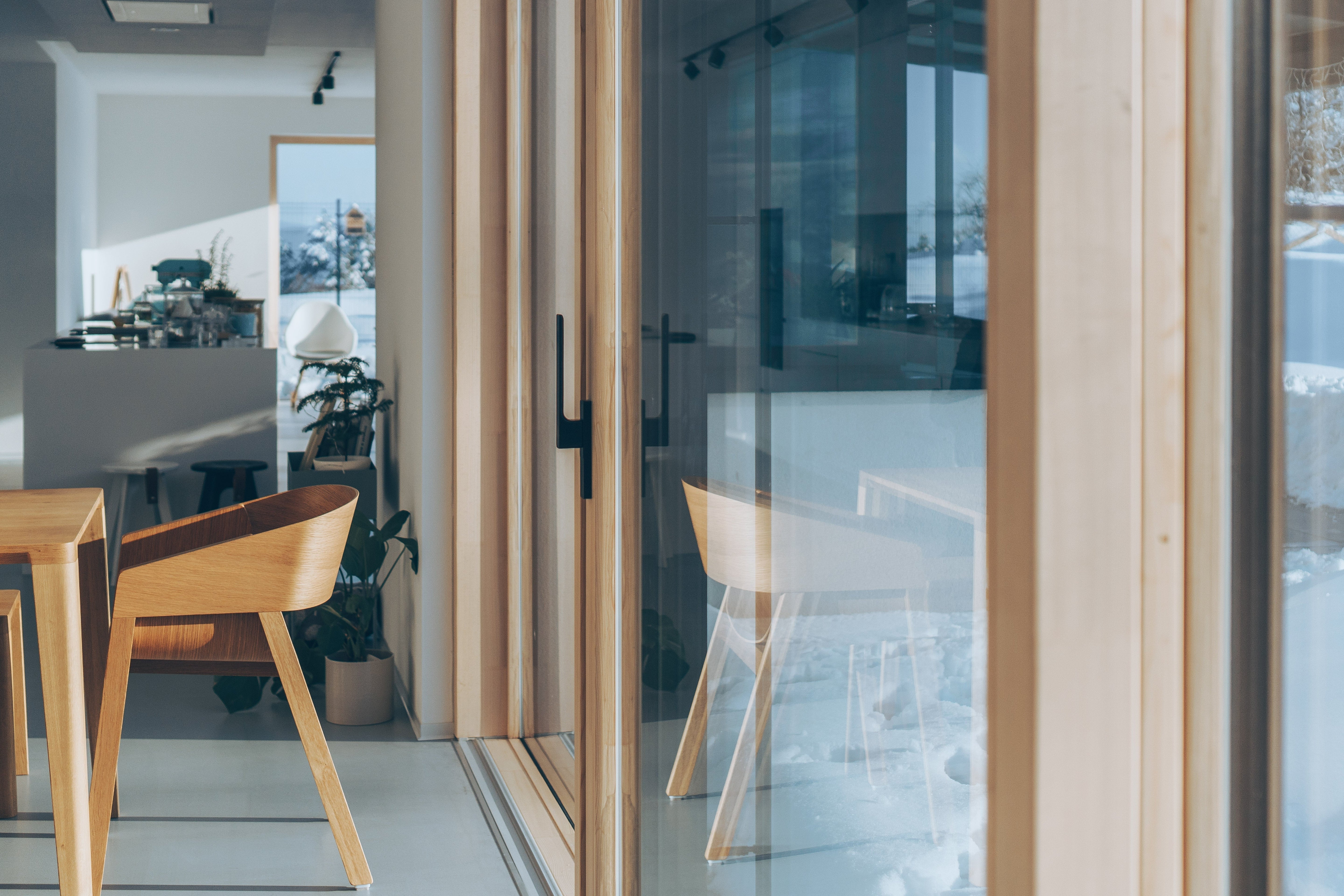 Drevohliníkové vs. hliníkové okná