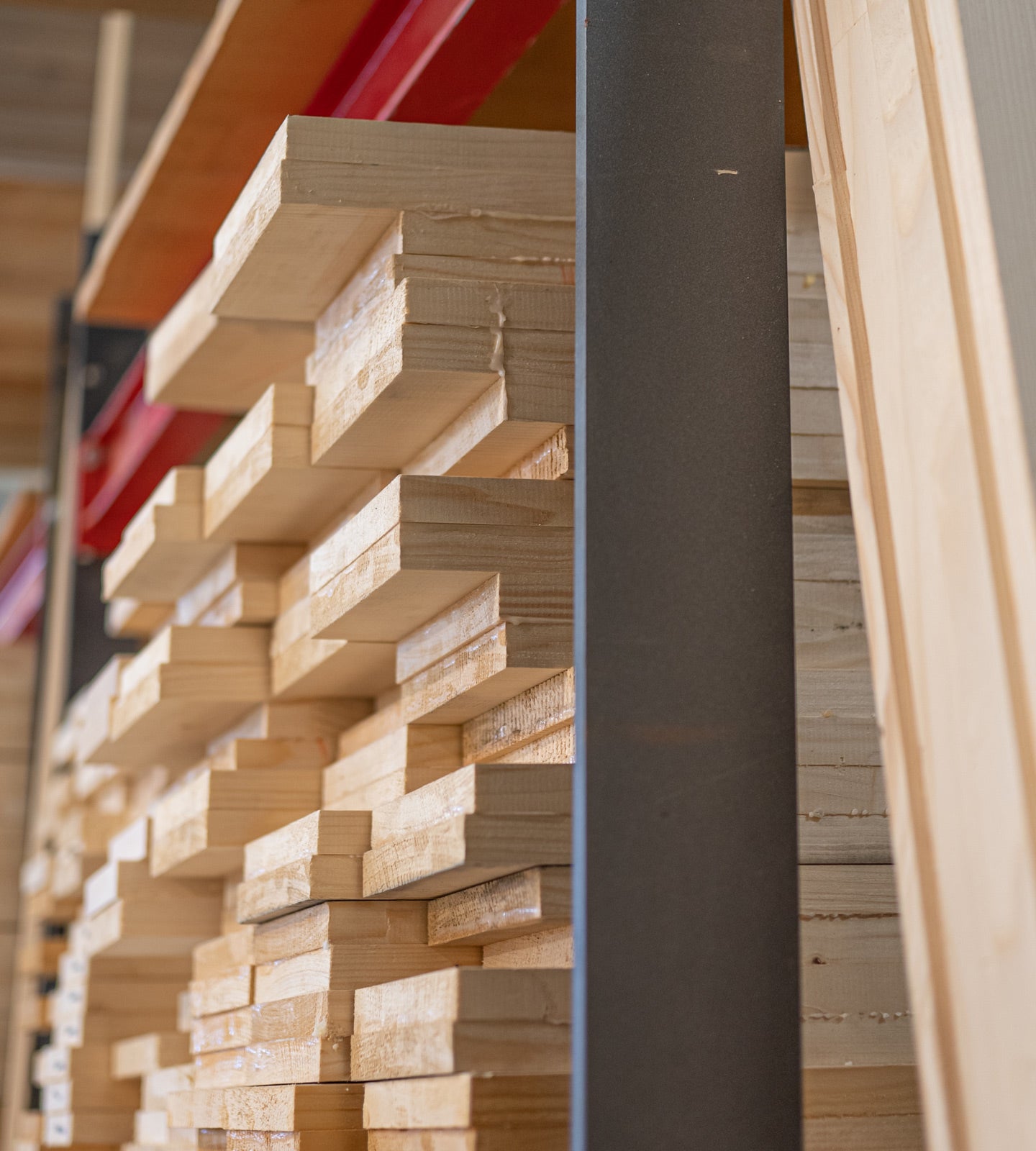 Drevo, ktoré drží tvar, parametre aj hodnotu okna po desaťročia